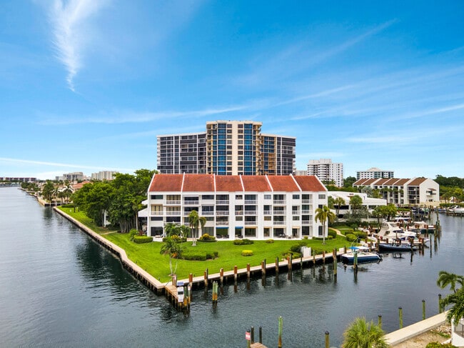 Building Photo - 4744 S Ocean Blvd