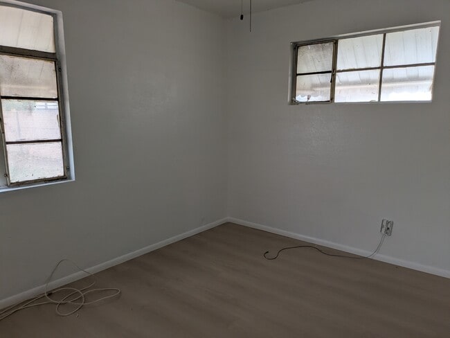 Photo - 1514 W 1st Pl