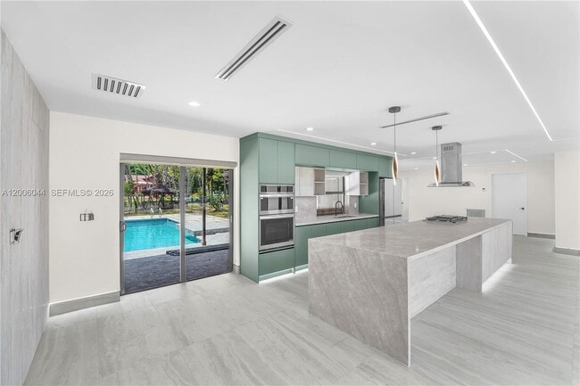 Building Photo - 4700 SW 110th Ave