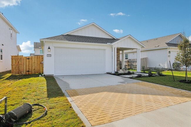 Photo - 1004 Yaupon Holly Dr