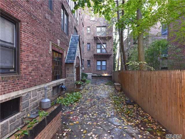 Photo - 1 Hillside Ave Unit 1A