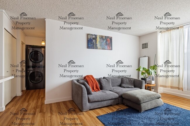 Photo - Unfurnished  1 Bed / 1 Bath Condo. 1 assigned covered parking stall. Rent Includes: AC Central, C... Unidad 412