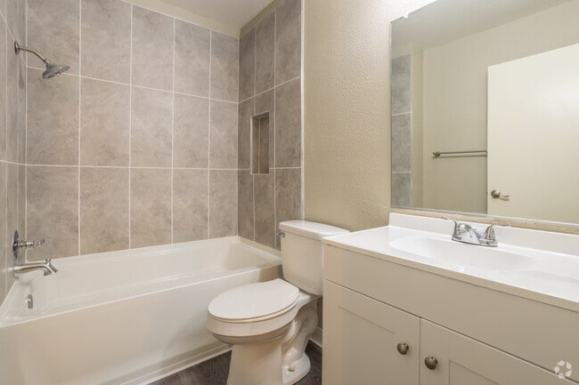 1BR, 1BA 605SF