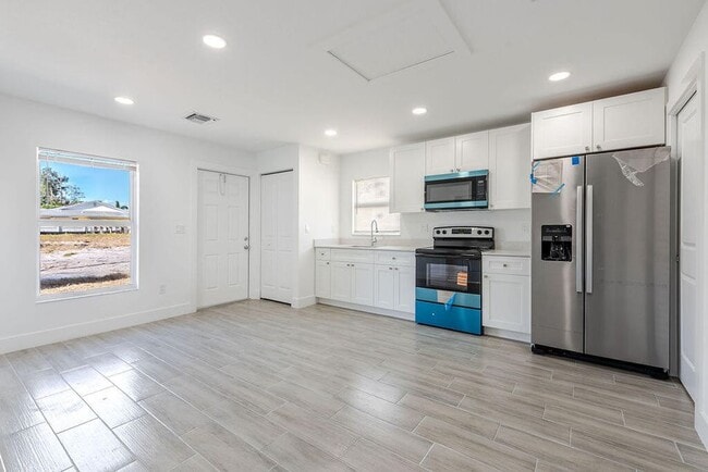 Photo - 3246 Jefferson St