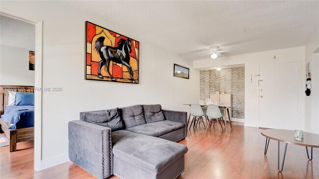 Building Photo - 8320 NW 8th St Unit 2-302