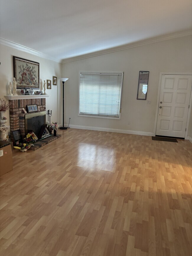 Photo - 411 S Siena St