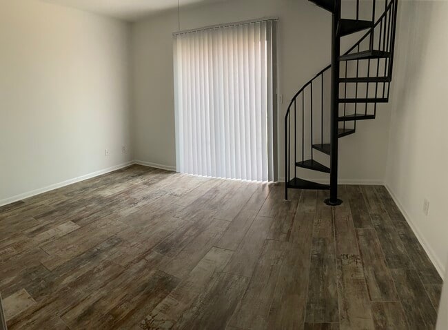 1st floor bdrm with full bath - 183 11th Ave N