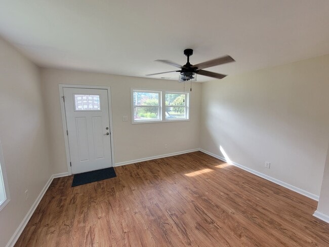 Photo - 605 Granite St