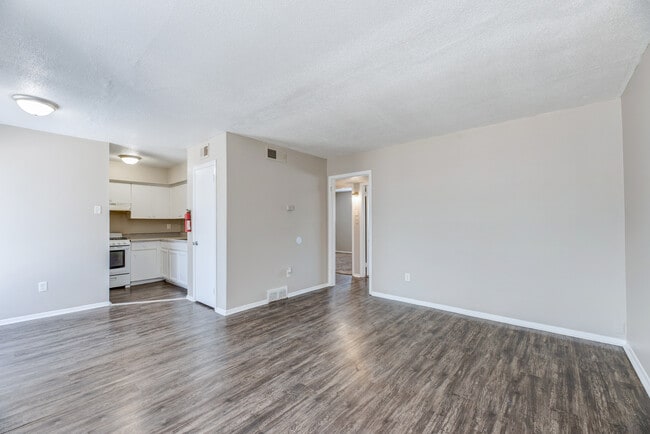 Family Room - Cherry Creek Apartments