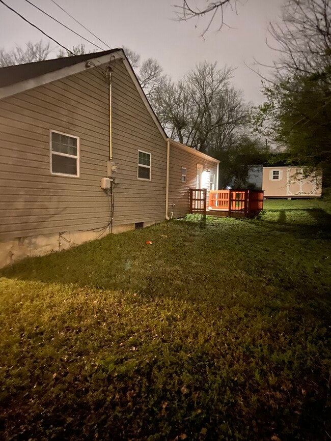 Photo - 883 Carter St