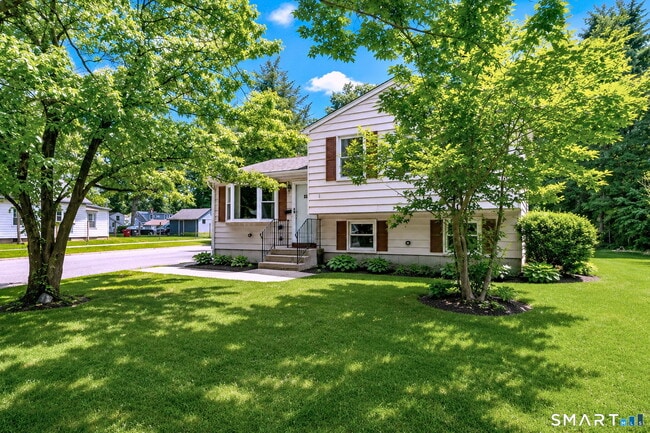 Building Photo - 68 Pond Hill Rd