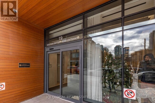 Photo - 19 Western Battery Rd Unit 1918