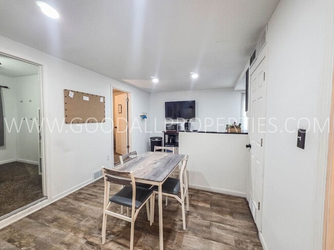 Photo - Charming 3-Bedroom, 1-Bath Home in Southwest Des Moines