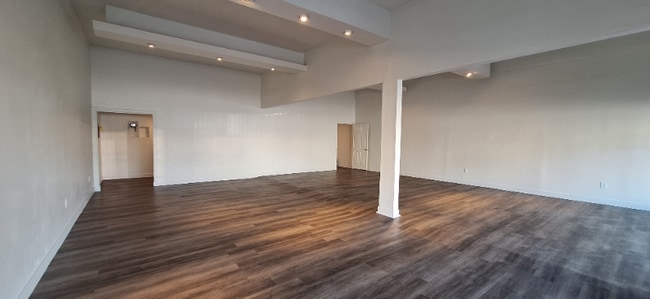 4278 Beverly Blvd