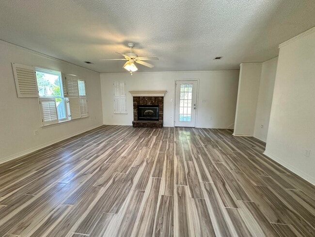 308 Island Dr