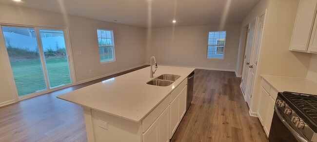 Photo - 1910 Landrow Ln