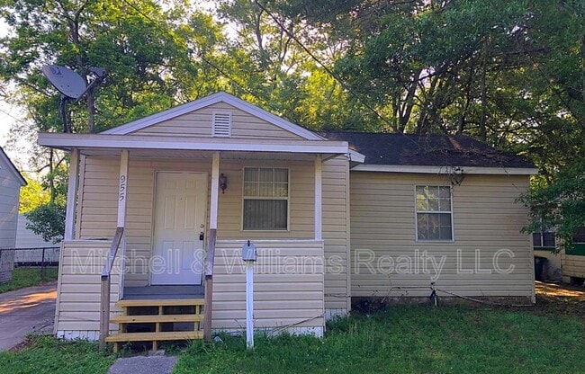 Building Photo - 955 Mackinaw St