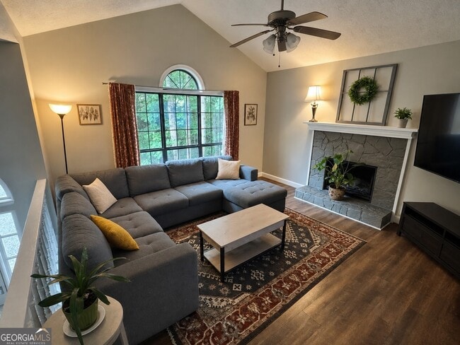 Photo - 4330 Falcon Crest Dr