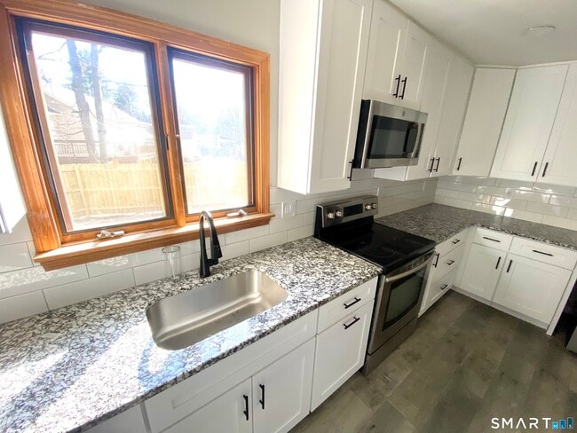 Photo - 1 Burlington Rd