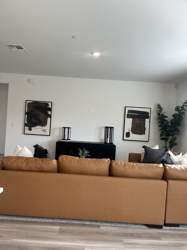 Photo - 1085 Silverado Wy