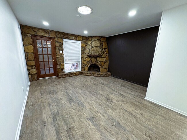 Photo - Breathtaking Home Located in Townwest Neig...