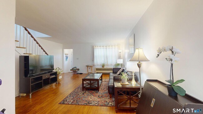 Photo - 638 Prospect St