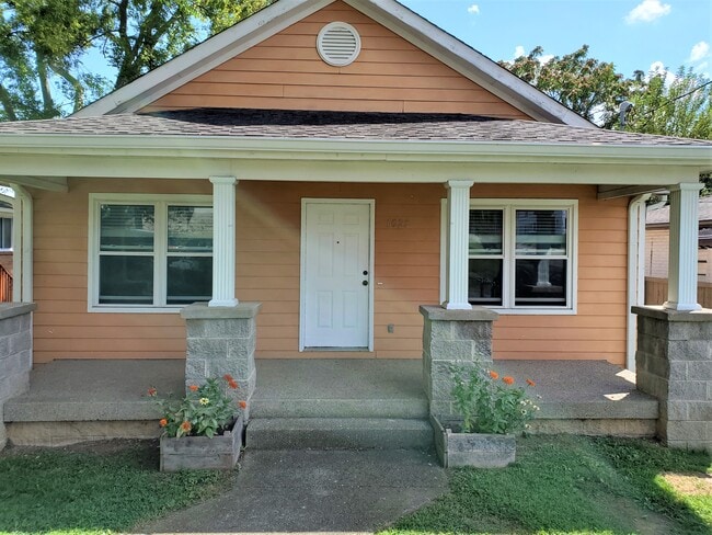 Photo - 1025 Wade Ave