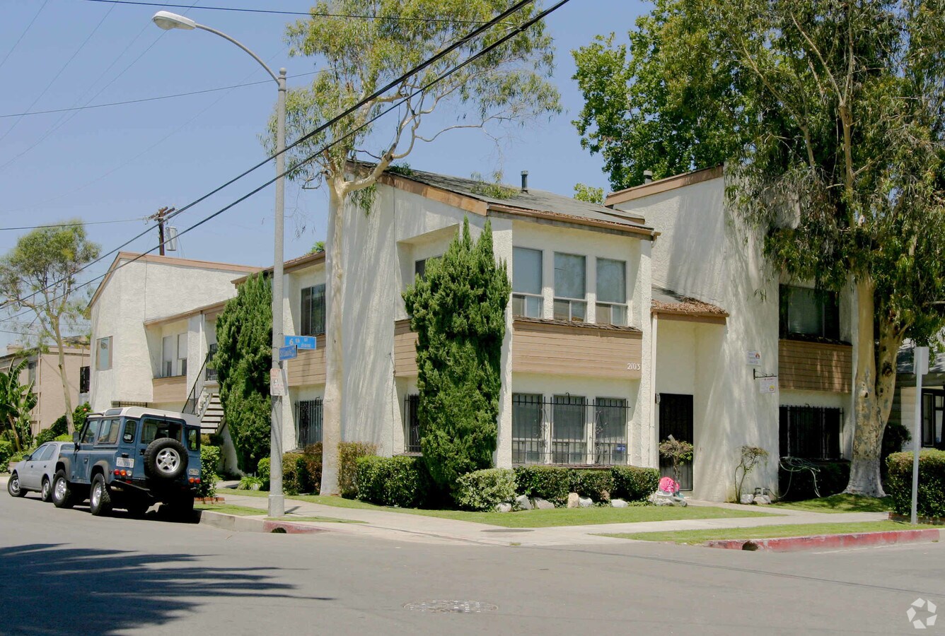 Photo - 2015-2021 E 7th St