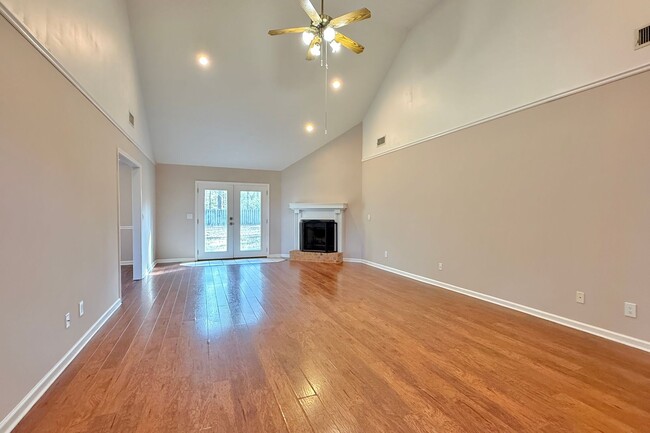 Photo - AVAILABLE NOW! (No Pets)