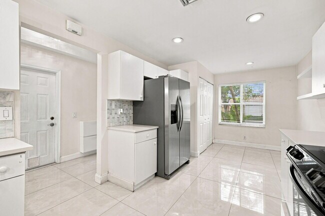 Photo - 1590 Orion Ln