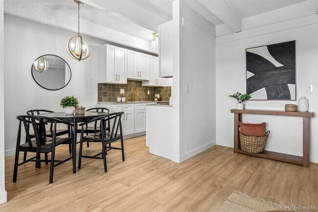 Photo - 800 W Belleview Ave Unit 305