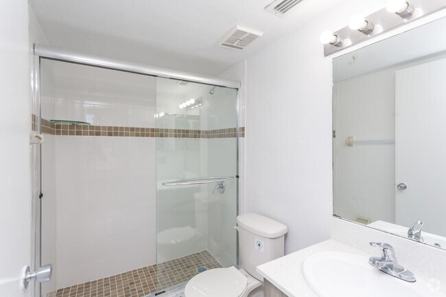 Photo - International Club Apartments