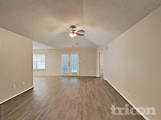 Photo - 2309 Rolling Creek Run