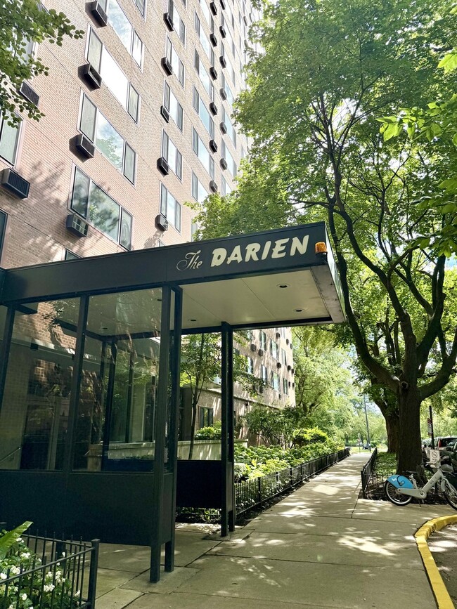 Building Photo - 3100 N Lake Shore Dr Unit 208 Rental