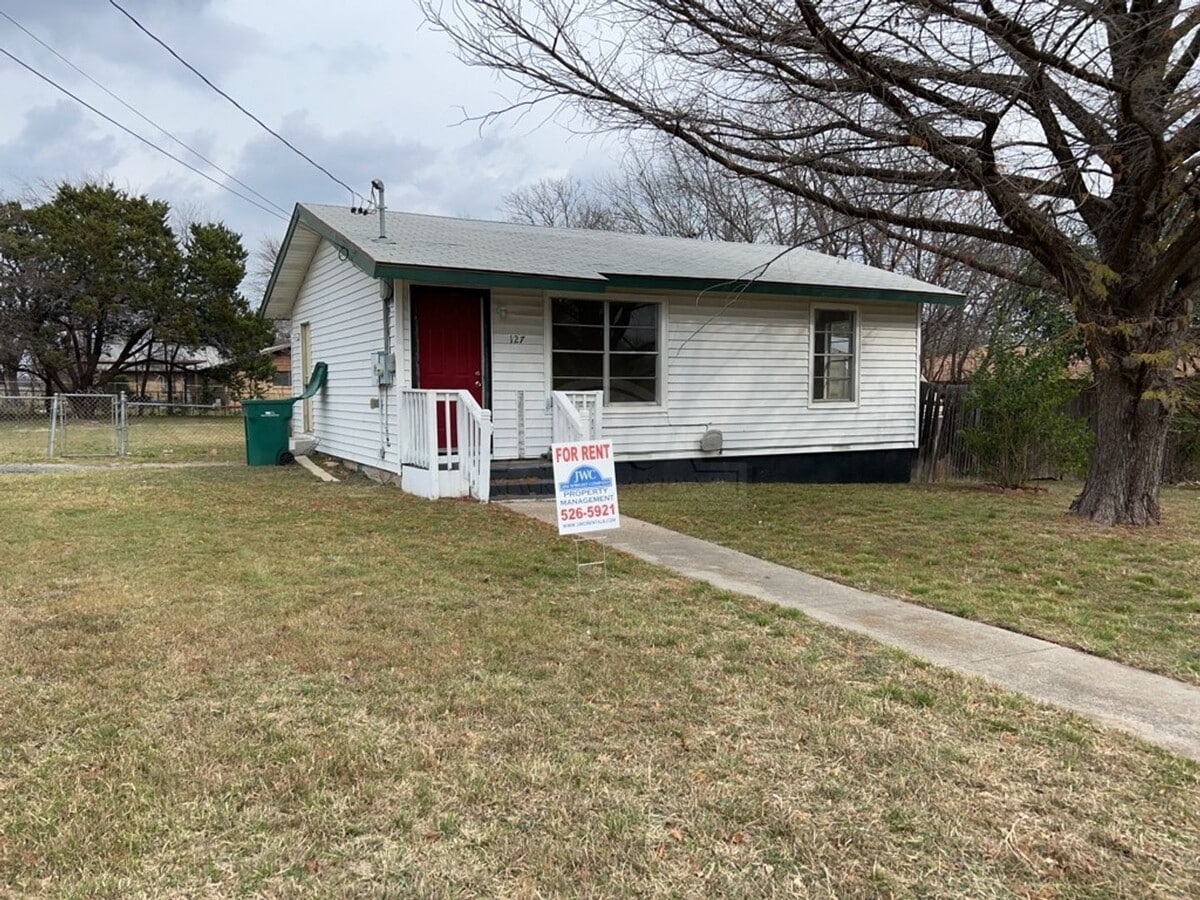 Photo - 127 W Stacie Rd