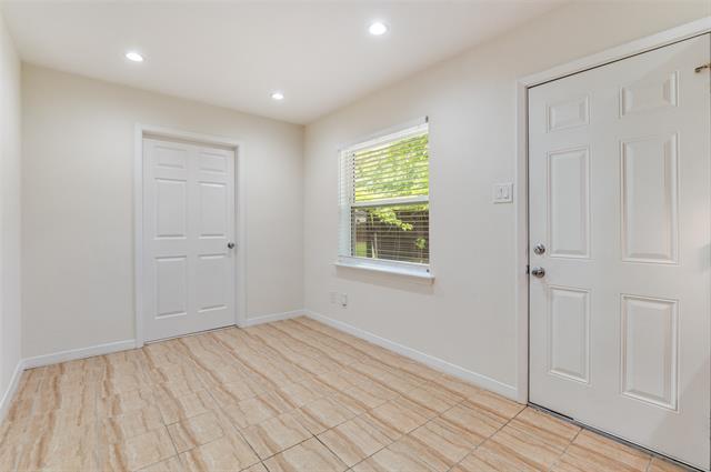 Photo - 8635 Ashcroft Ave