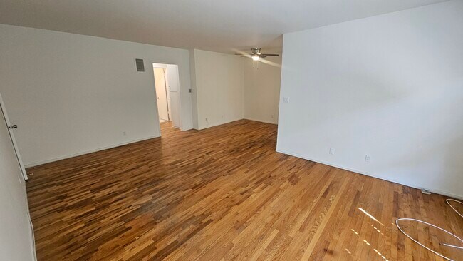 Photo - 618 Hayworth Ave Unit 3