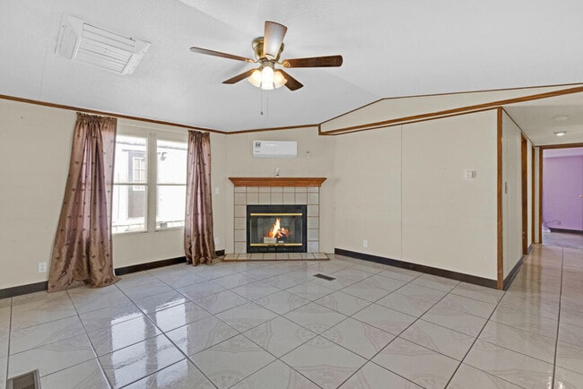 Photo - 9849 Alameda Ave