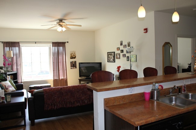 Photo - Mountaineer Place Apartments