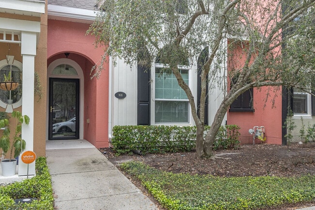 Photo - 808 Carlyle Ln
