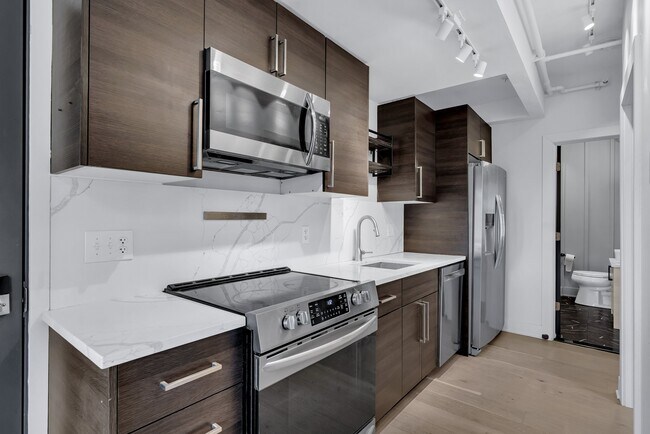 Photo - 182 Waterman St Unidad 2D