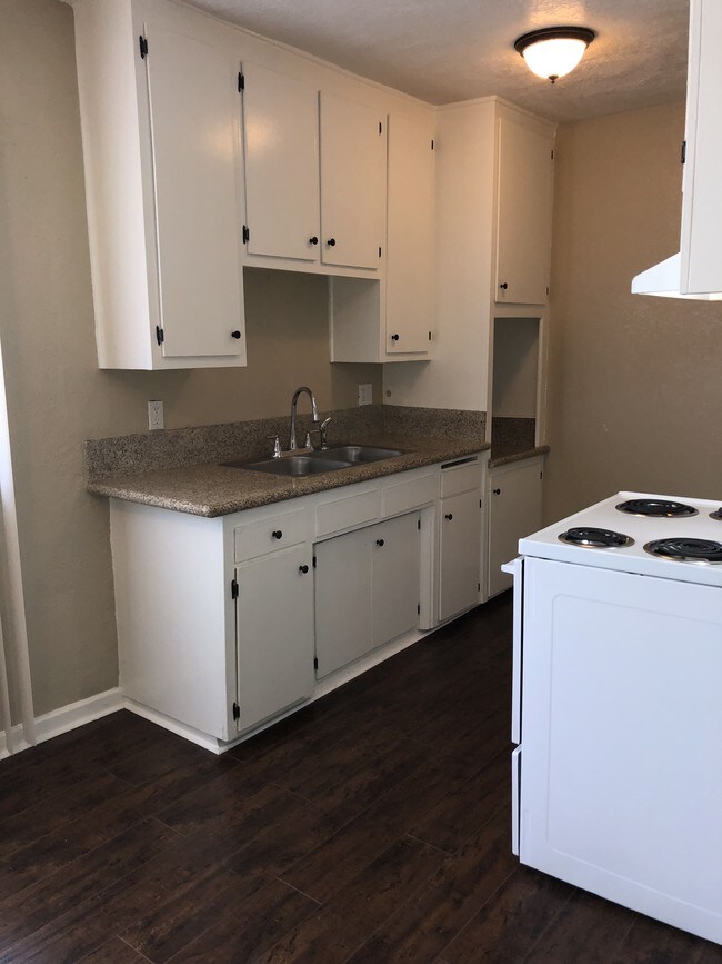 Photo - 21909 Lanark St Unit 25