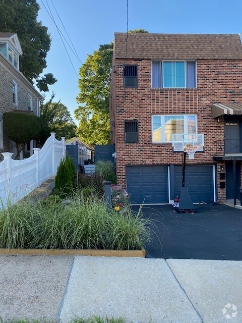 Building Photo - 478 Cinnaminson St Unit 2nd Floor Rental