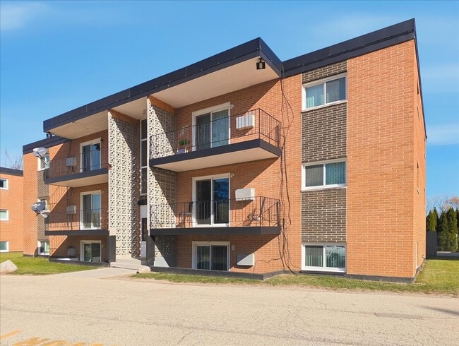 Building Photo - 200 Marlene Ct