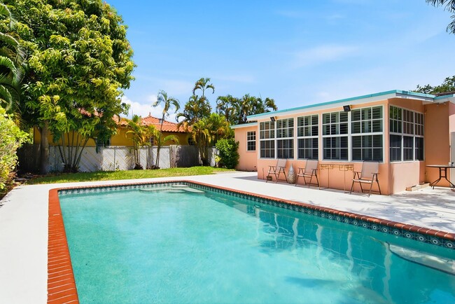 Photo - 205 Rutland Blvd