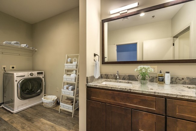 Bathroom & Laundry In Unit - Pac10 Lofts