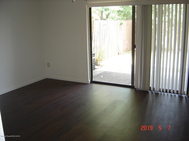 Photo - 292 W Towne Pl