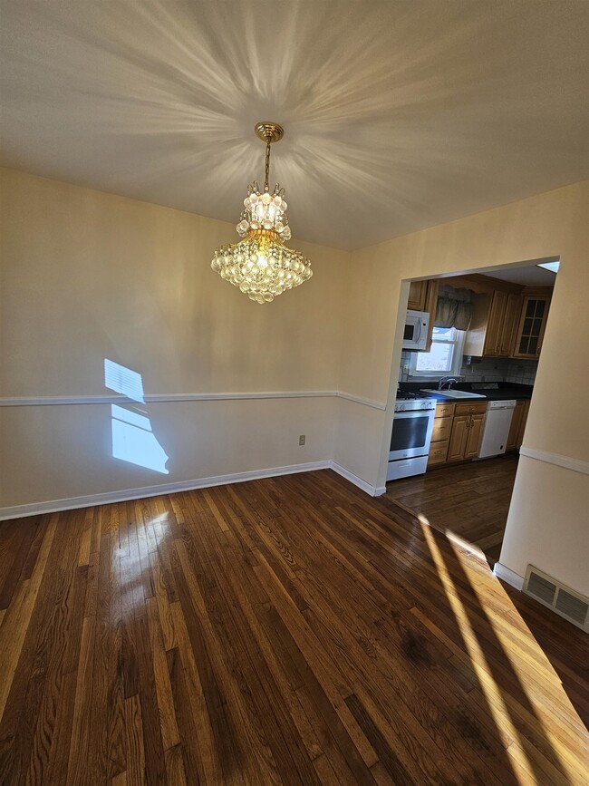 Photo - 122 Eckel Rd