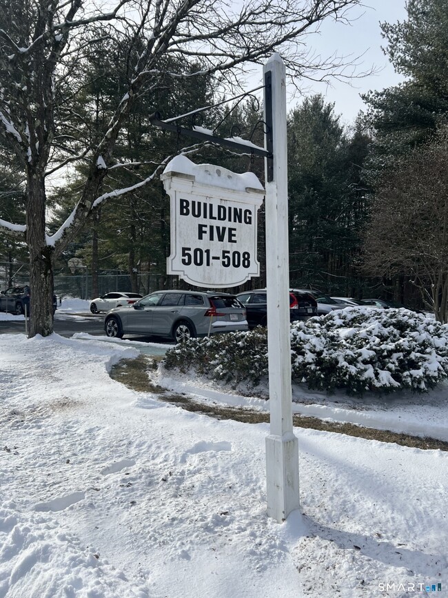 Photo - 505 Ashmead Cmns Unit 505