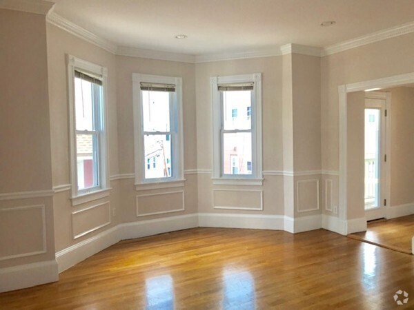 Building Photo - 8 White Ave Unit 2 Rental